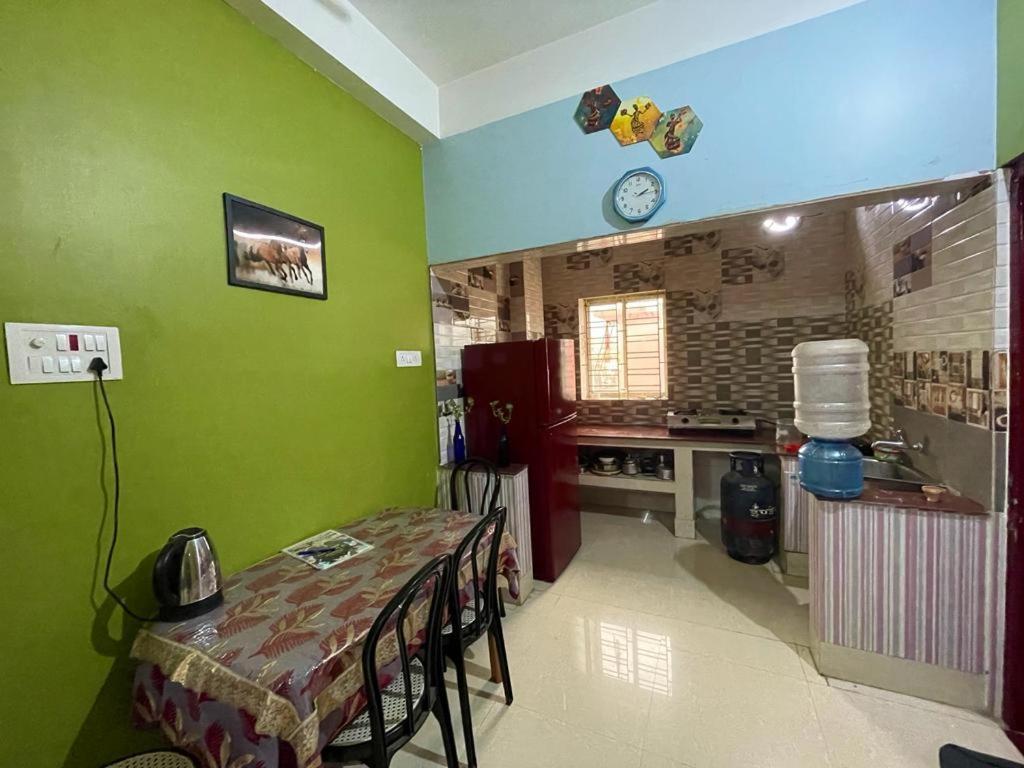 Veda Homestay อการ์ตาลา ภายนอก รูปภาพ